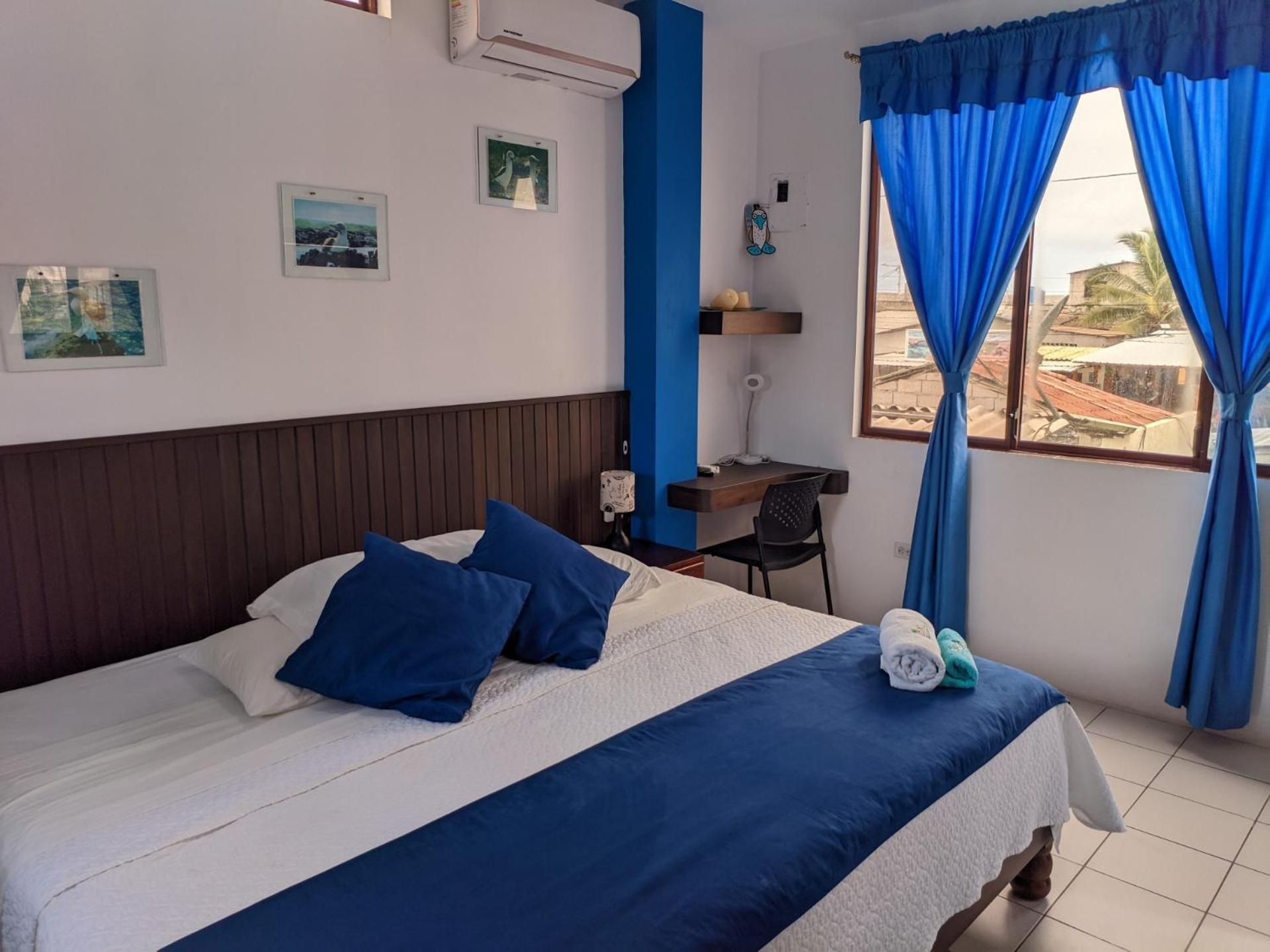 Sun Island Hotel Puerto Villamil Exterior photo