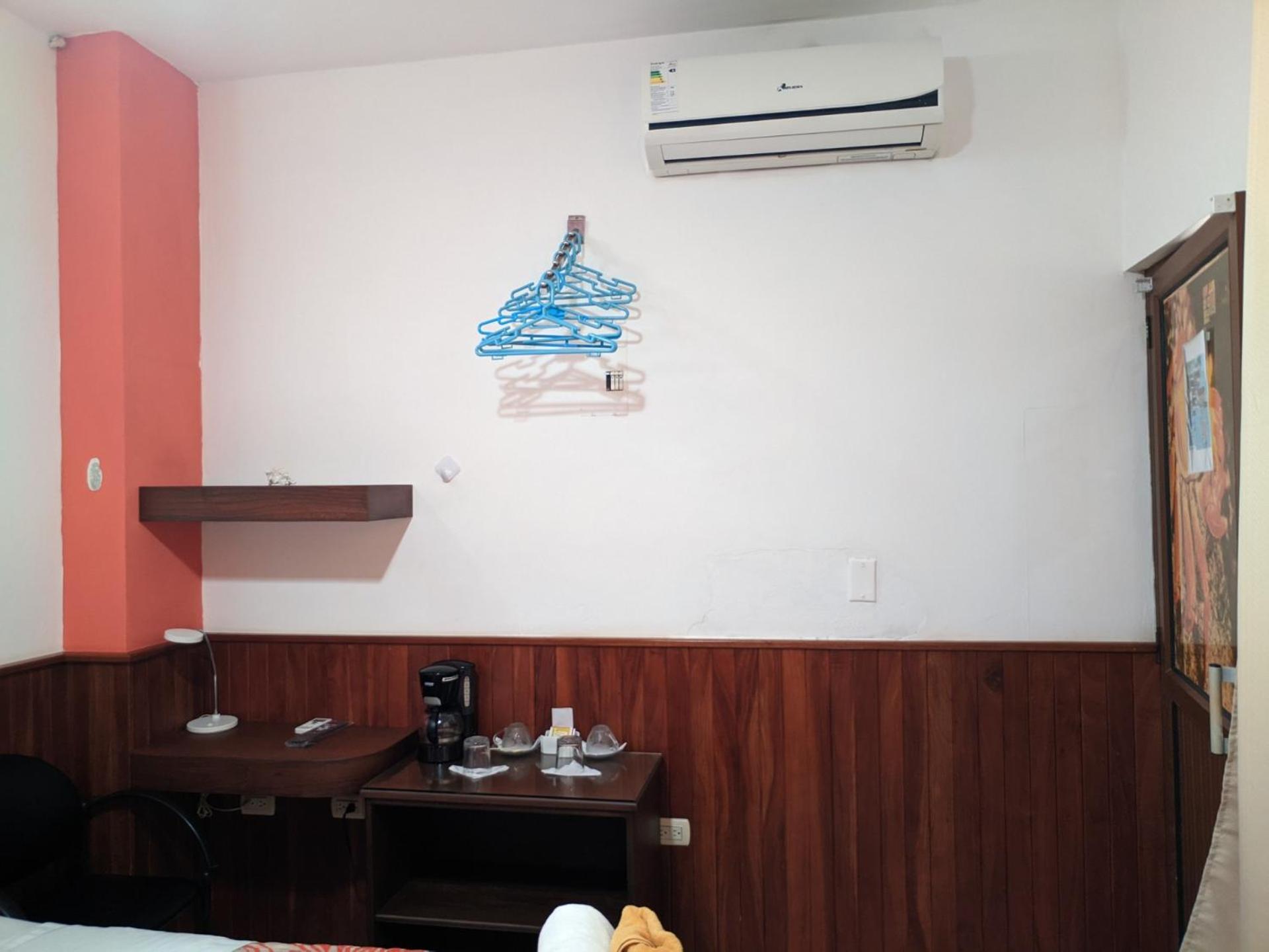 Sun Island Hotel Puerto Villamil Exterior photo